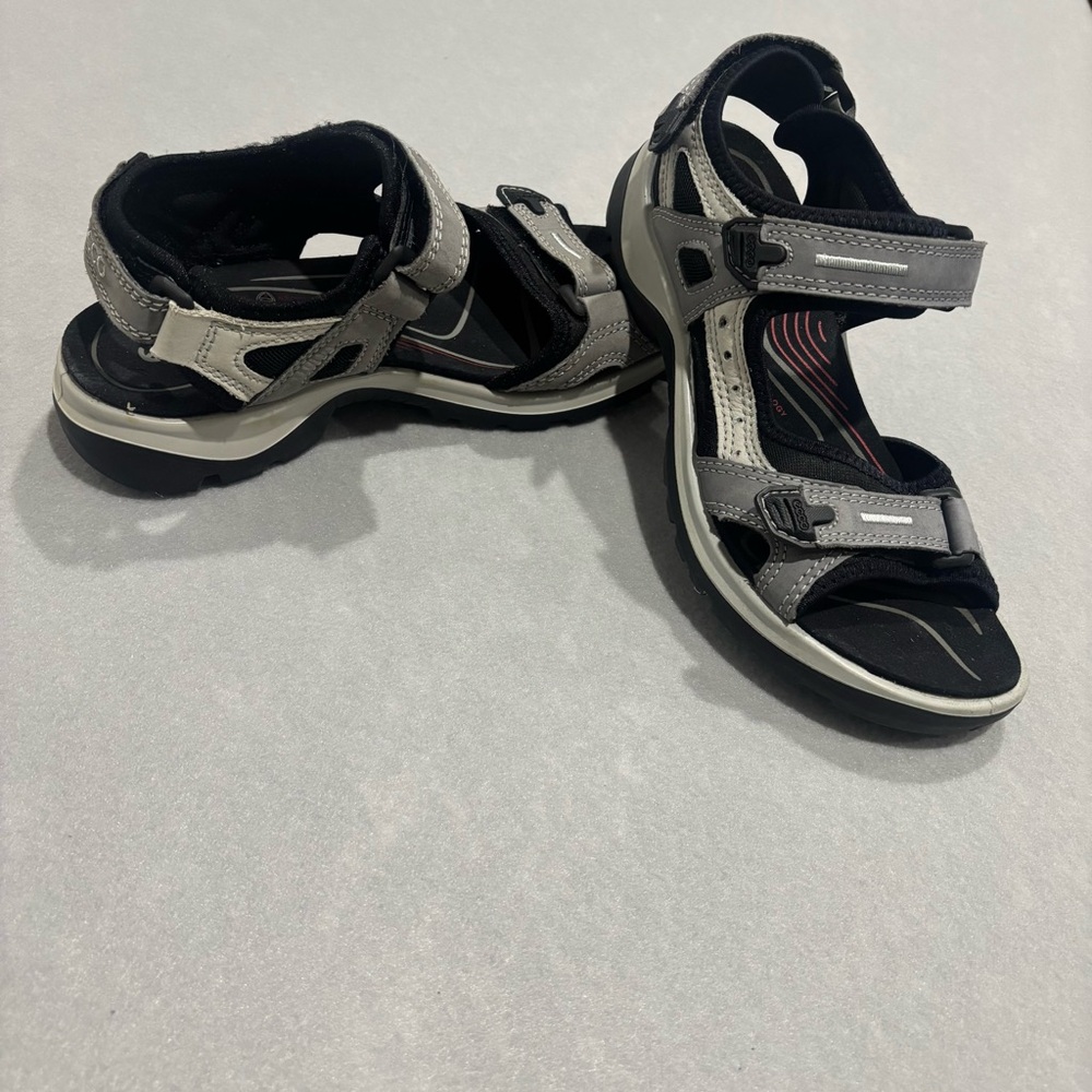 Ecco Gray and Black Sandals with Contoured Footbed.  Great condition! - Picture 2 of 8